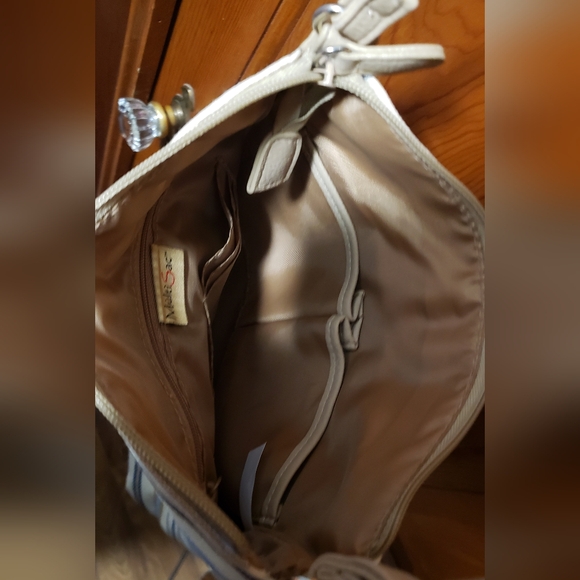 Purse - Picture 3 of 4